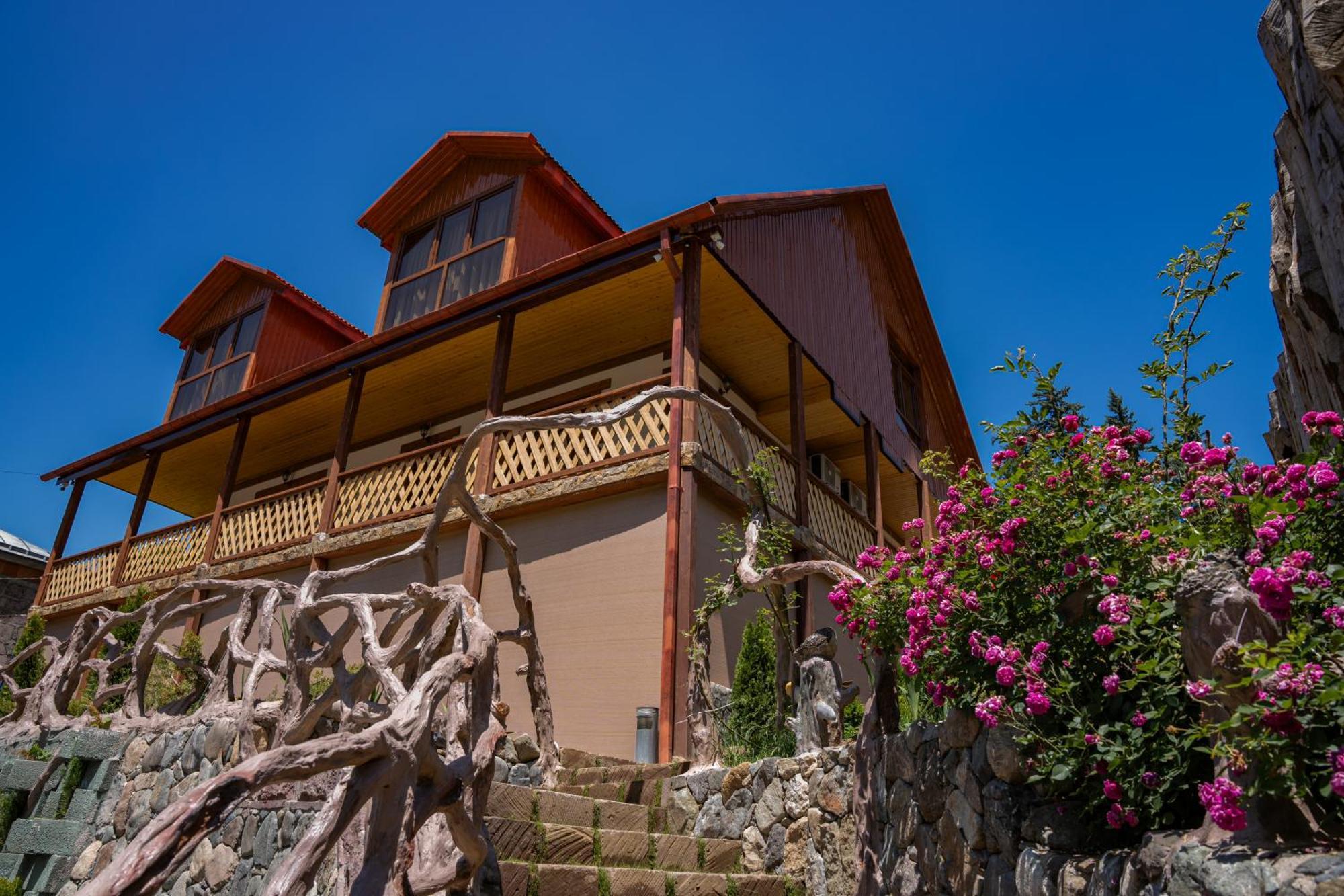 فندق Maru House ديليجان المظهر الخارجي الصورة